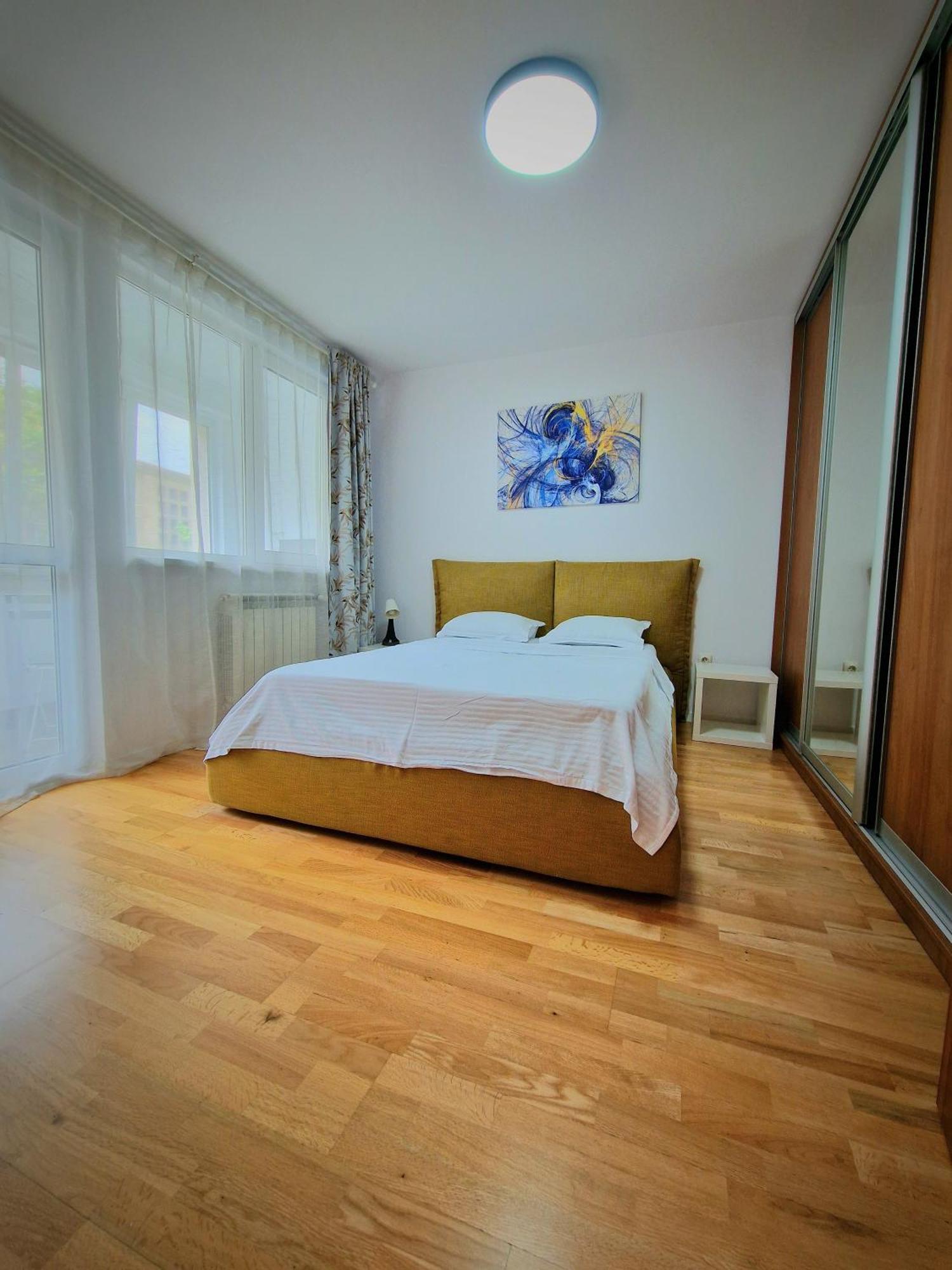 Old Town Central Oasis - Secured Parking Nearby - Self Check In - Metro Station At 1Min Bucarest Exterior foto